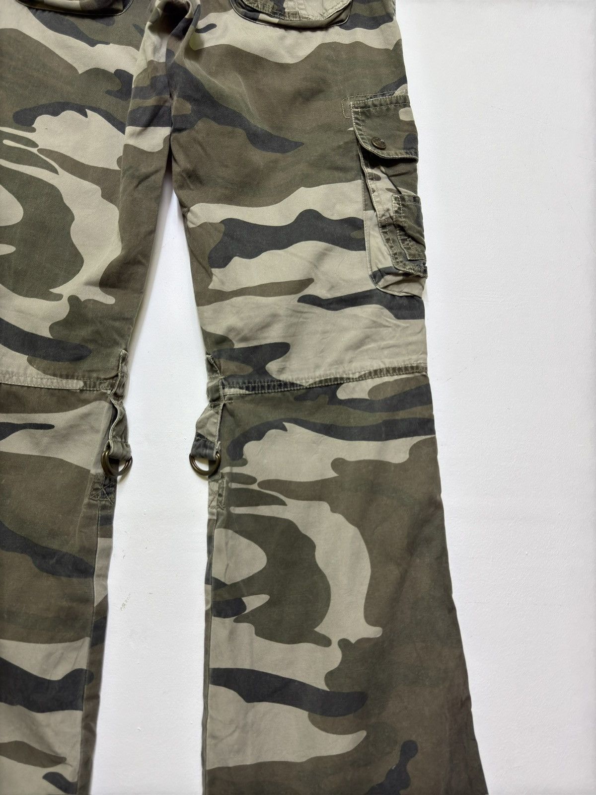 Japanese Brand Flare Camo Tactical Multi-Pocket Low Rise Raspberry Style Size US 27 - 12 Thumbnail
