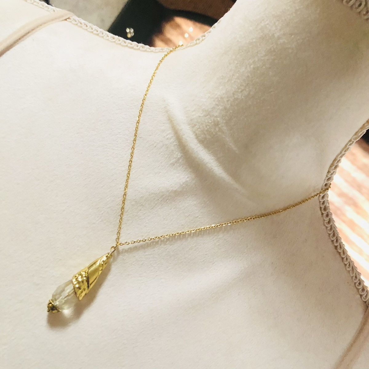 Handmade Handcrafted vintage gold cap aurora borealis necklace Size ONE SIZE - 1 Thumbnail