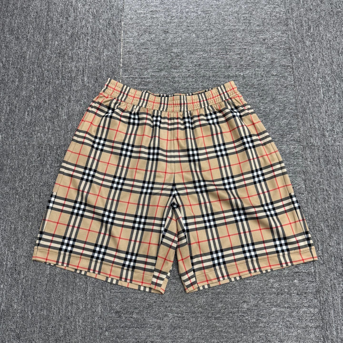 Burberry Beige Checkered Elastic Waist Shorts Size 34 Size US 34 / EU 50 - 1 Thumbnail