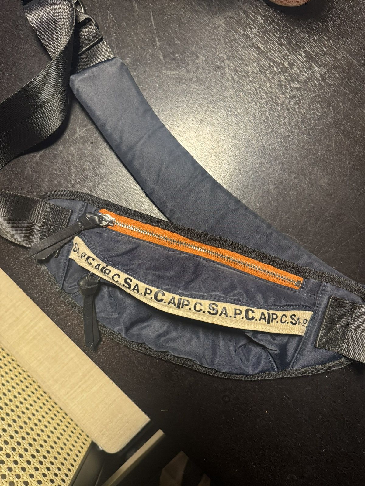 sacai x A.P.C. ボディバッグ sacai × A.P.C.】コラボコレクションが国内3月19日に発売予定 | UP TO DATE