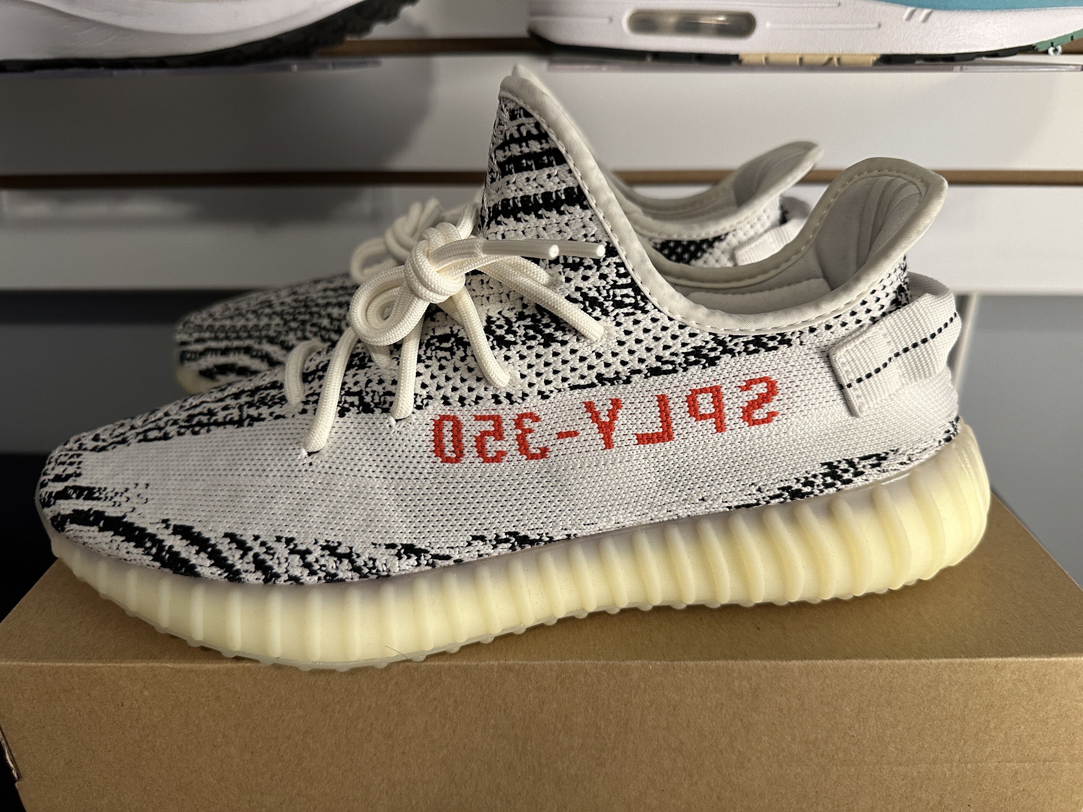 Adidas Adidas Yeezy 350 V2 Zebra Size 11 Size US 11 / EU 44 - 2 Thumbnail