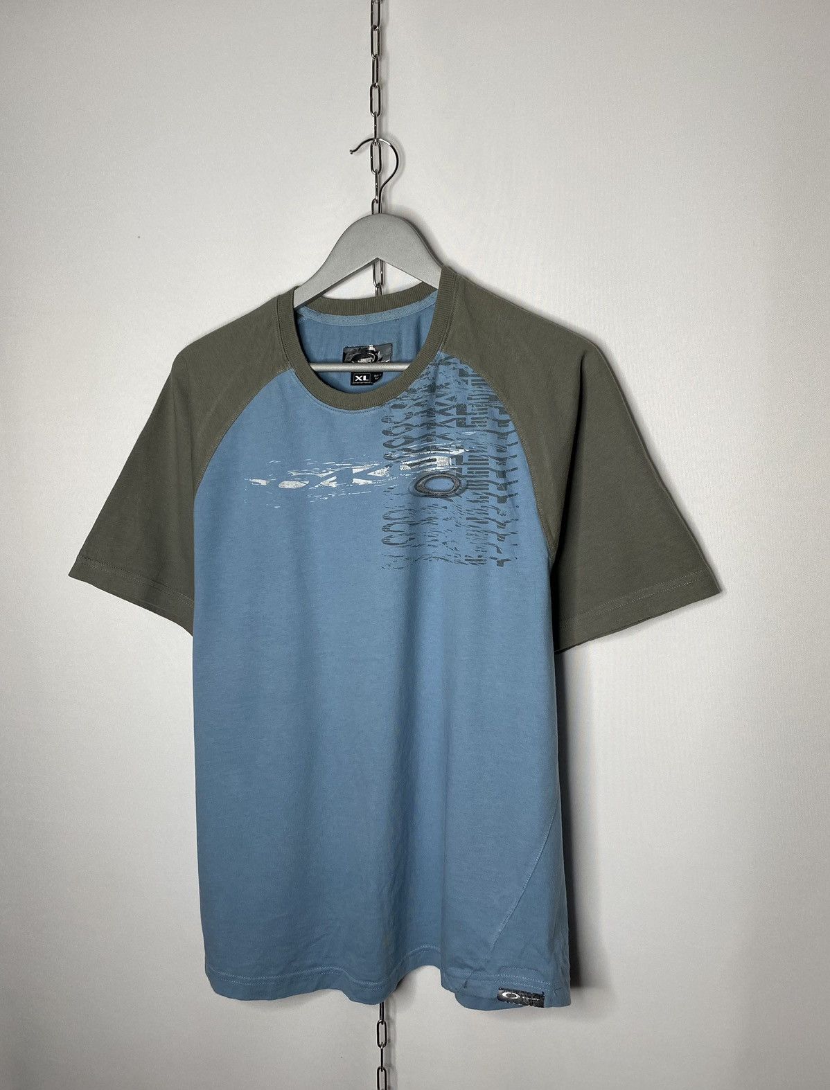 Vintage Vintage Oakley Outdoor T-Shirt Tee Short Sleeve Hiking Size US XL / EU 56 / 4 - 3 Thumbnail