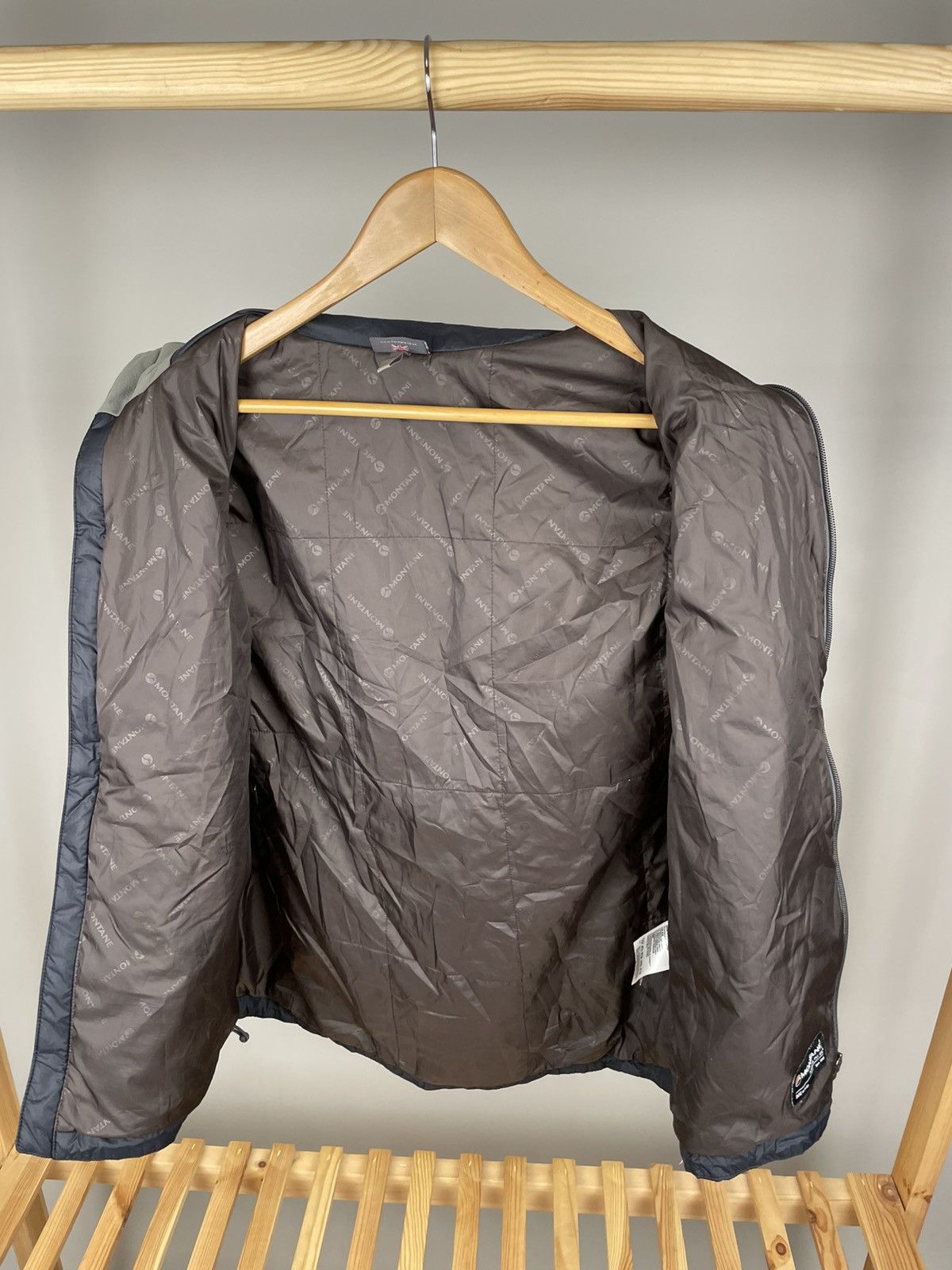 Designer × Montane Montane light outdoor vest primaloft size L Size US L / EU 52-54 / 3 - 5 Thumbnail