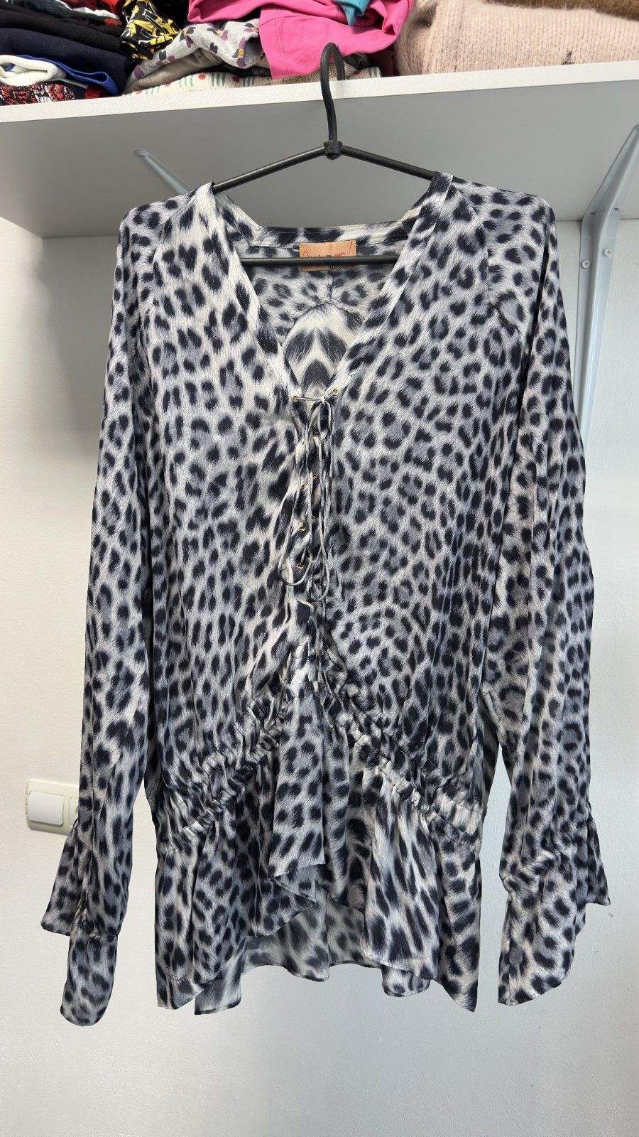 Roberto Cavalli Roberto Cavalli Vintage Silk Blue Animal Print Blouse Size M / US 6-8 / IT 42-44 - 1 Thumbnail