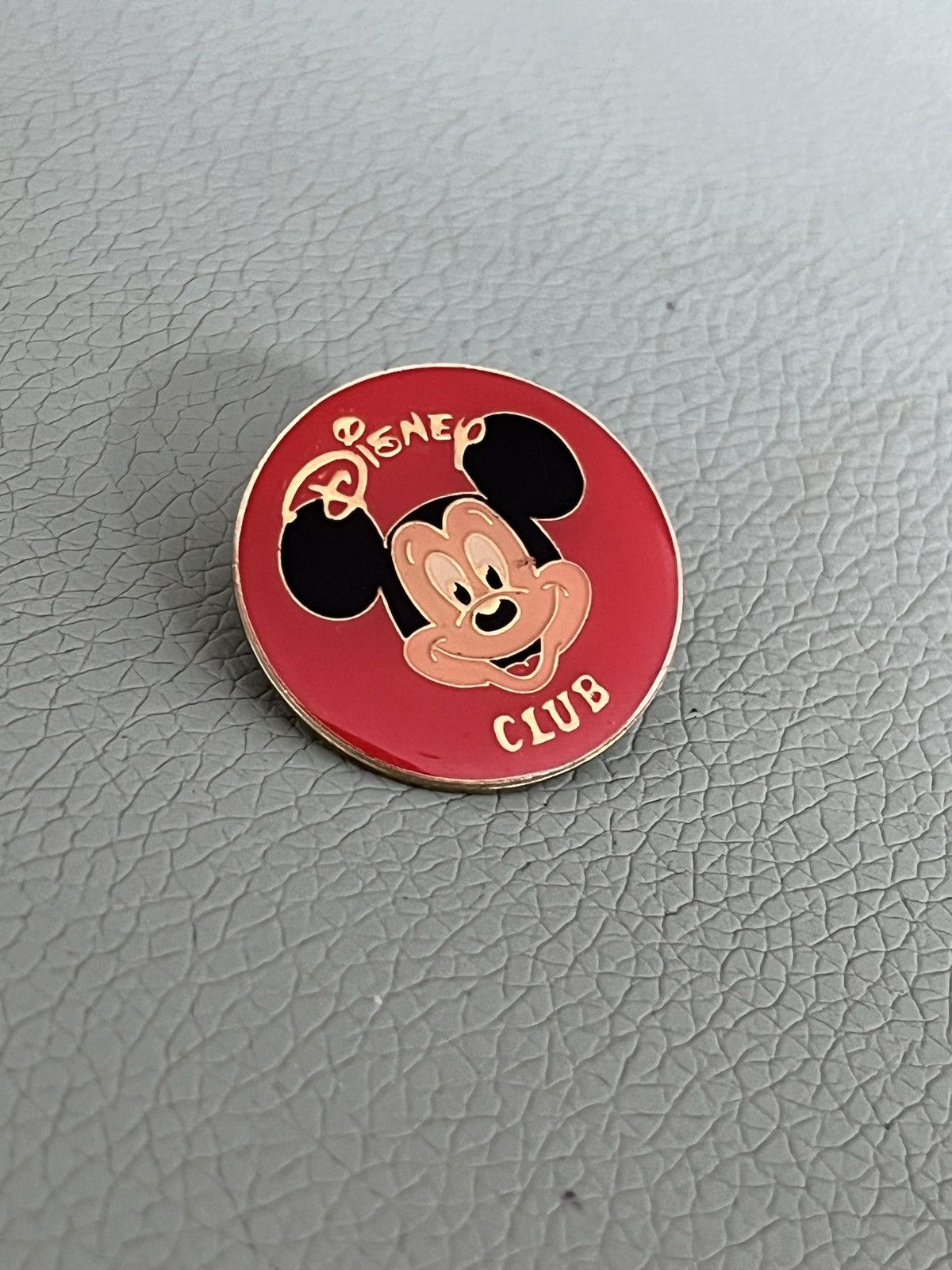 Disney Disney Club vintage pin Size ONE SIZE - 3 Thumbnail