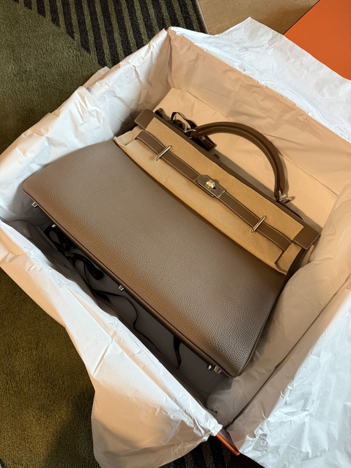 Hermes Hermès MAXI Kelly 42 Togo Leather Étoupe Size 42 - 6 Thumbnail