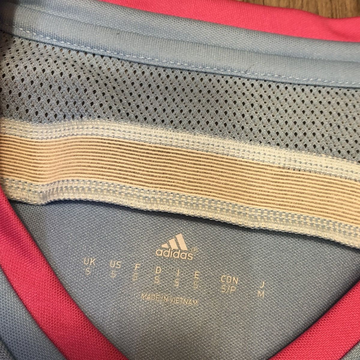 Adidas Celta Vigo 14/15 home shirt Size US S / EU 44-46 / 1 - 9 Thumbnail