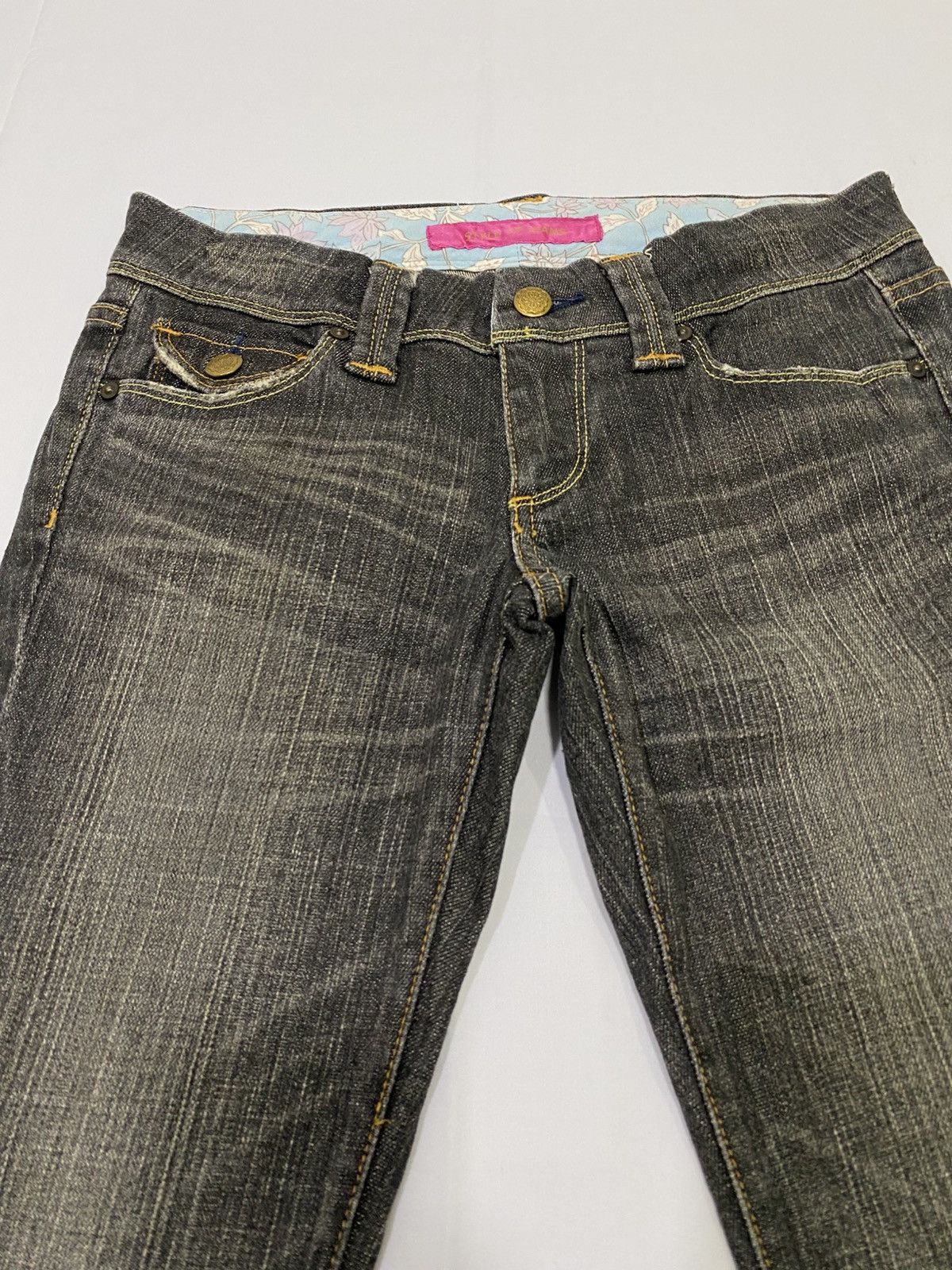 Uniqlo Tornado mart X uniglo flare jeans Size US 29 - 9 Thumbnail