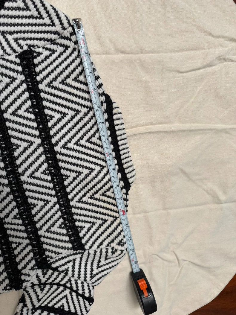 Louis Vuitton Louis Vuitton Knitted v-cut striped short sleeves Size US M / EU 48-50 / 2 - 3 Thumbnail