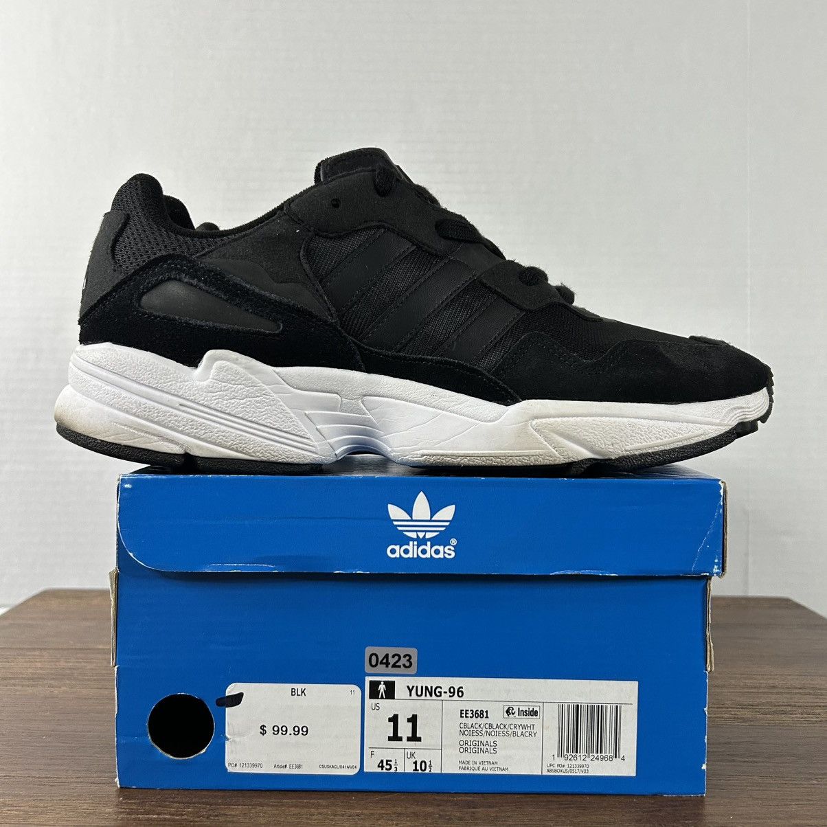 Adidas Adidas Men's Black and White Yung-96 Sneakers Size M11 Size US 11 / EU 44 - 1 Thumbnail