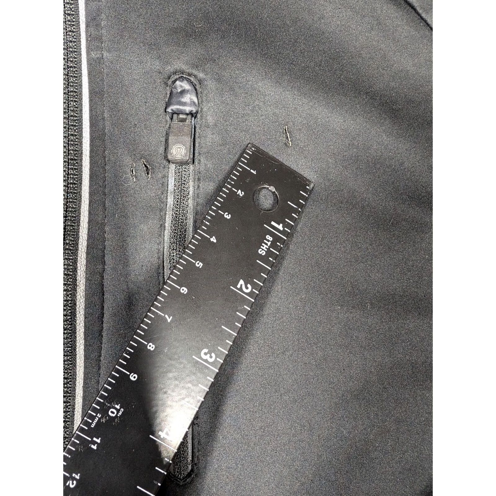 Lululemon Lululemon Jacket Mens Large Black Full Zip Softshell Reflective Trim Running Size US L / EU 52-54 / 3 - 6 Thumbnail