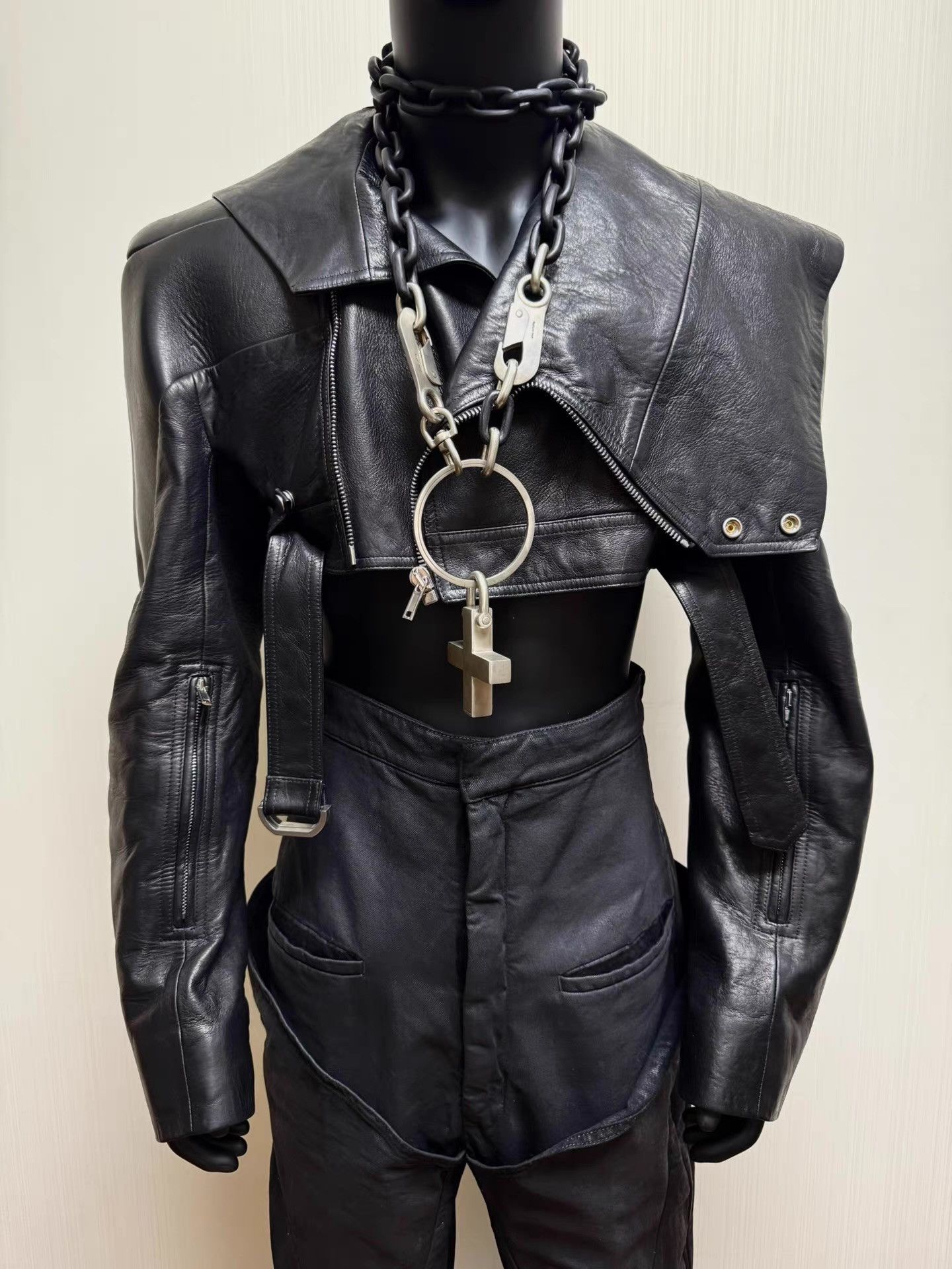 Rick Owens RickOwensSS25cropped padded shoulder moto leather jacket Q8 Size US M / EU 48-50 / 2 - 7 Thumbnail