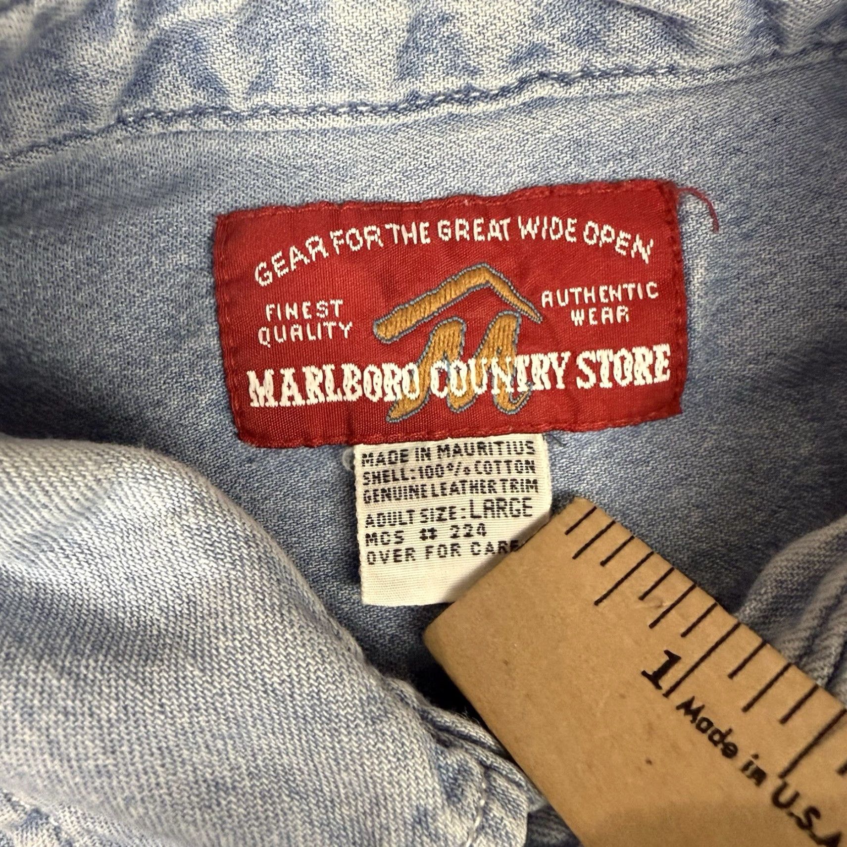 Marlboro VINTAGE Marlboro Country Store Shirt Adult L Denim Long Sleeve Button Pocket Distressed 90s Cowboy Men L Blue Cotton Denim Accessories: Pleated Logo Size US L / EU 52-54 / 3 - 3 Thumbnail