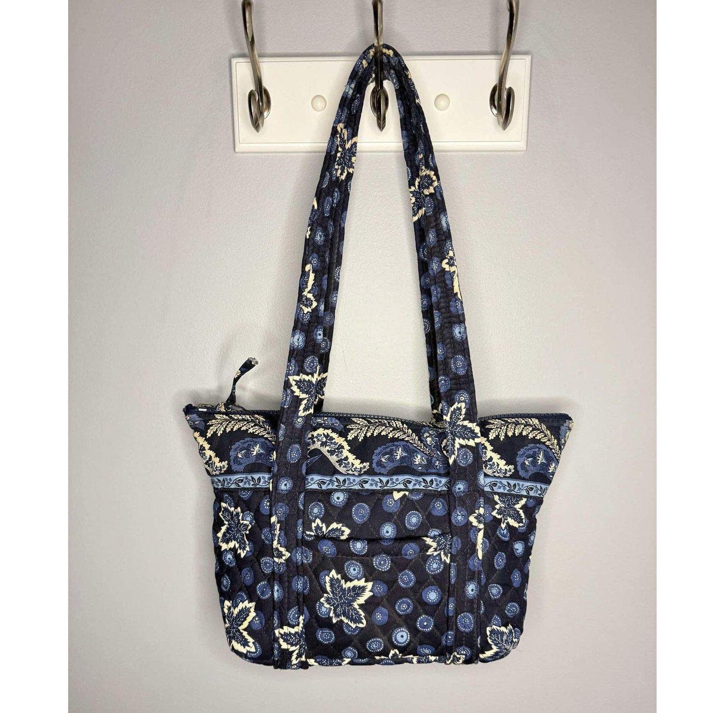 Vera Bradley Vera Bradley Quilted Tropical Shoulder Tote Bag Navy Blue Size ONE SIZE - 1 Thumbnail
