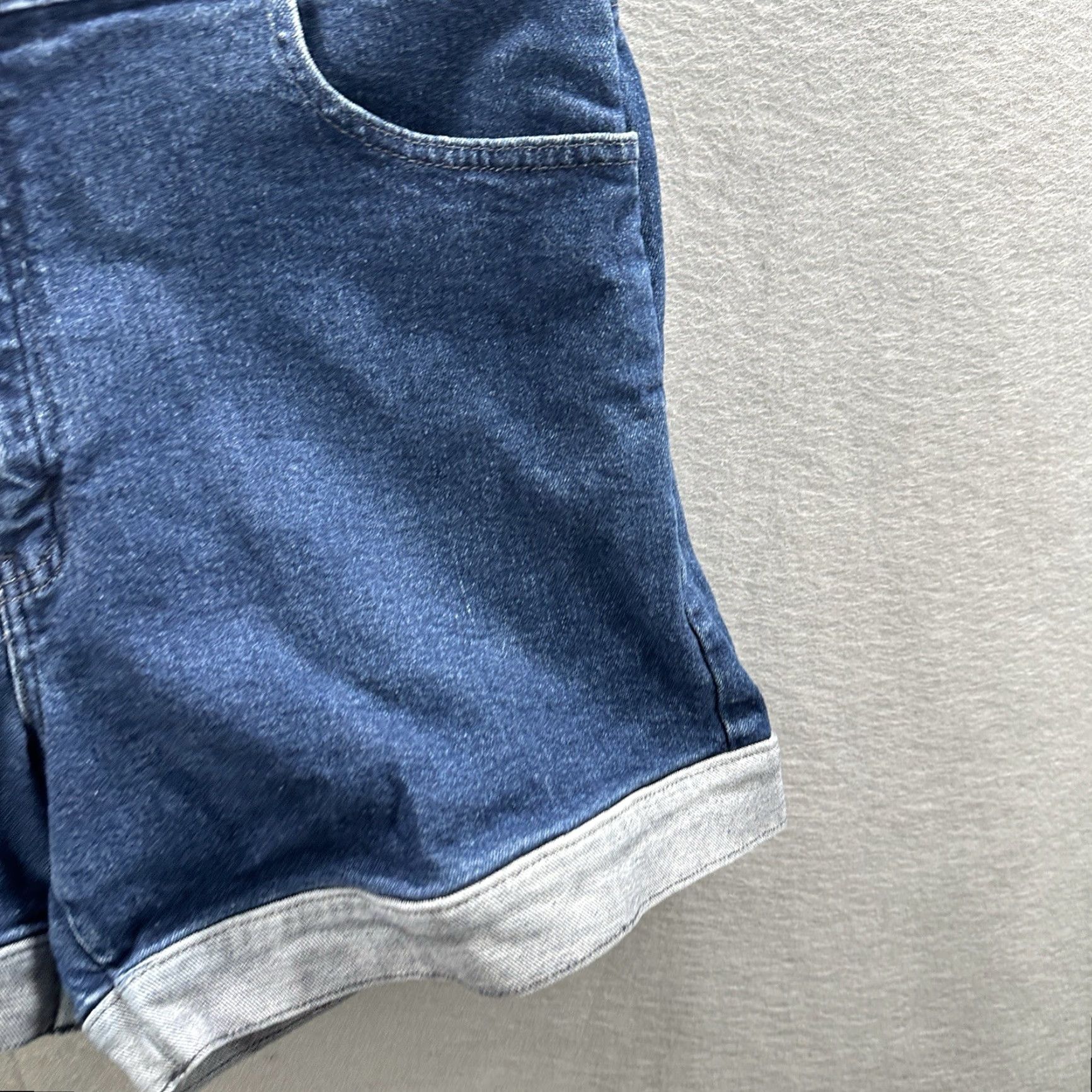 Levi's VINTAGE Levi's Dry Goods Shorts Womens 12 Denim Blue 5-Pocket Classic Fit Casual Summer 90s Womens Size 34" / US 12 / IT 48 - 6 Thumbnail