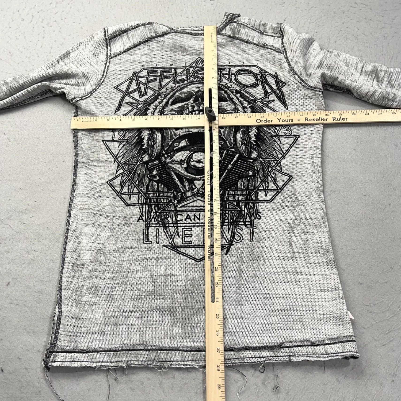 Affliction Affliction Shirt Mens L Gray Skull Native Waffle Thermal Reversible Y2K Vintage Grunge X-Large T-Shirt Mens Size US L / EU 52-54 / 3 - 7 Thumbnail