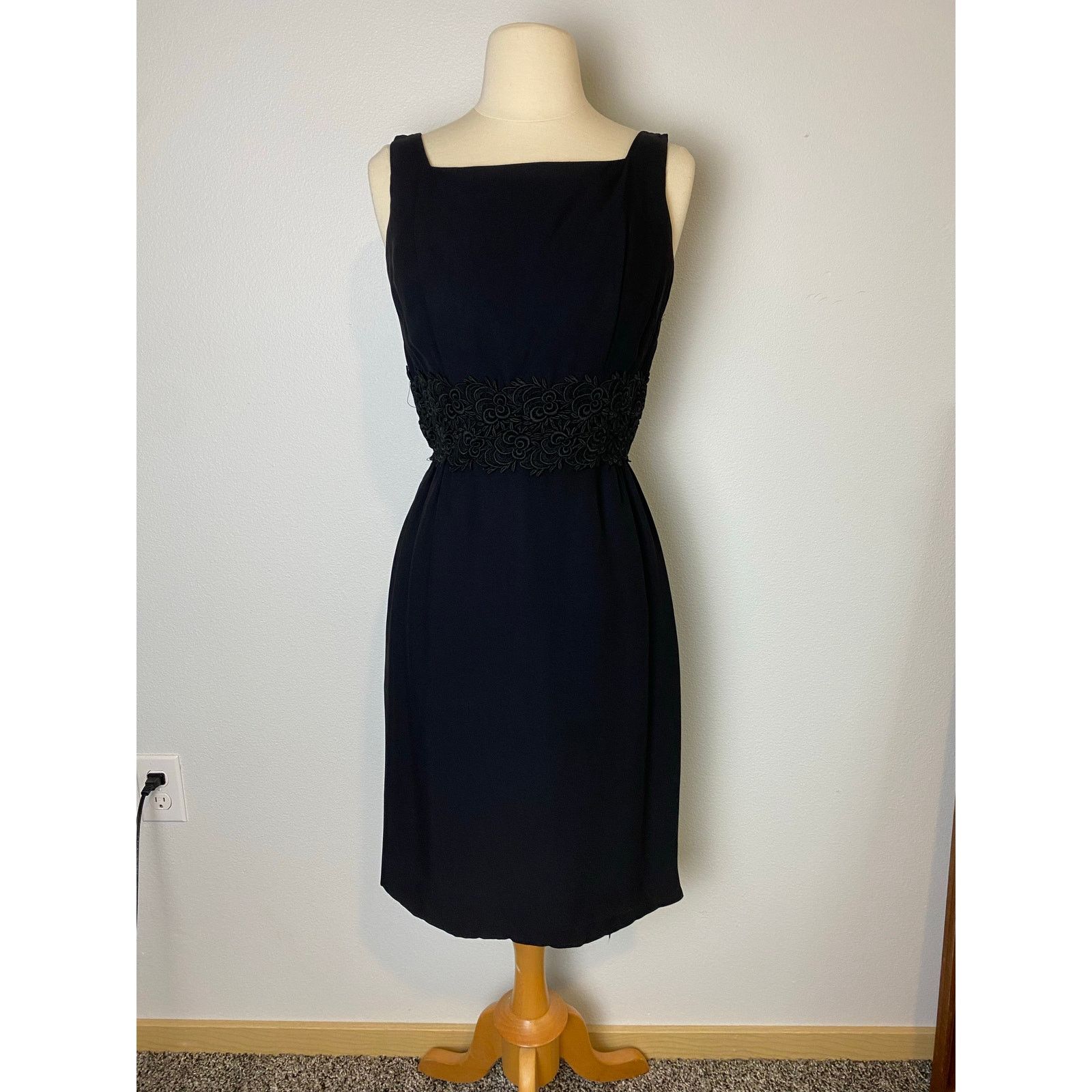 Vintage Vintage 1960 Vicky Vaughn Jr Black Sheath Party Dress, Sz 6 Size M / US 6-8 / IT 42-44 - 2 Thumbnail