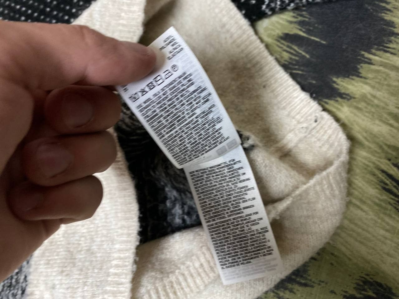 Uniqlo Vintage print Sweaters Uniqlo Y2K size L streetwear Size US L / EU 52-54 / 3 - 4 Thumbnail