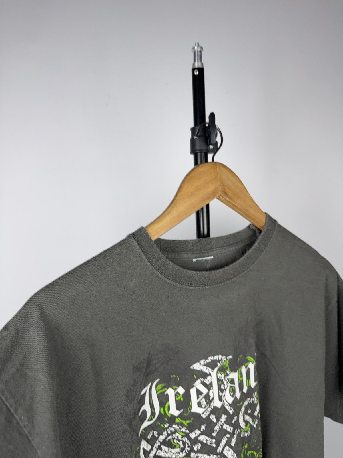 Vintage Vintage 00s Ireland Celtic Cross Gothic Graphic T-Shirt Size US L / EU 52-54 / 3 - 6 Thumbnail