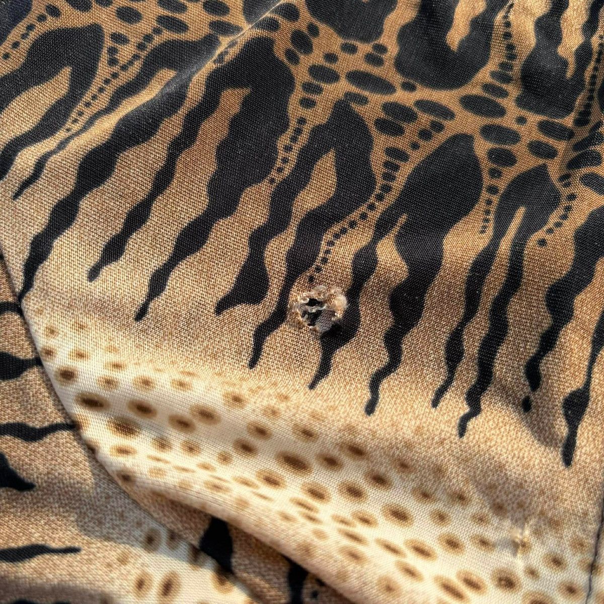Japanese Brand Vintage Tiger Stripe All Over Print T-Shirt Size M Size US L / EU 52-54 / 3 - 10 Thumbnail