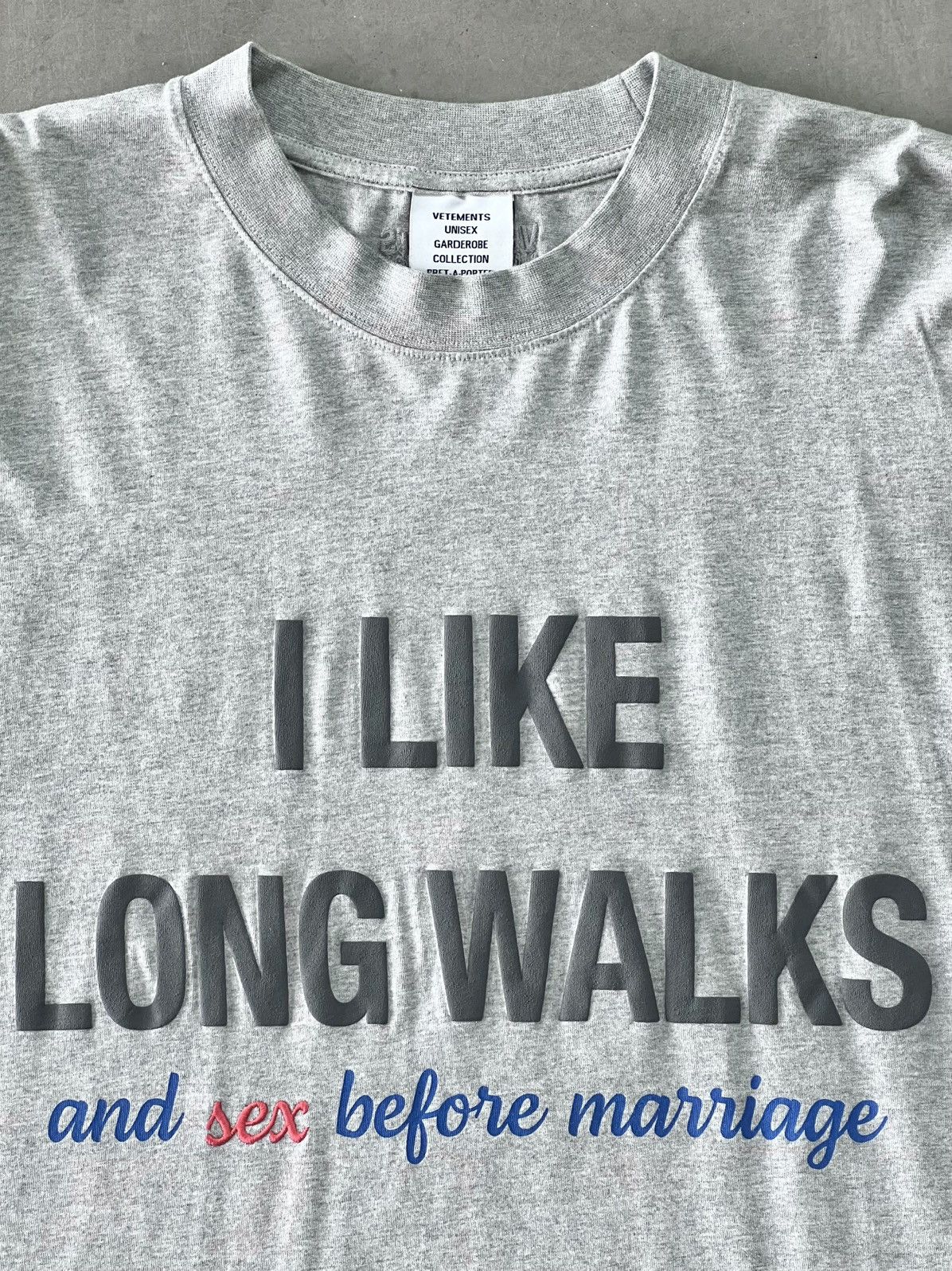 Vetements ❤️‍🔥 2018 I LIKE LONG WALKS - LONELY HEARTS / WANT TO DATE ME? Size US L / EU 52-54 / 3 - 3 Thumbnail