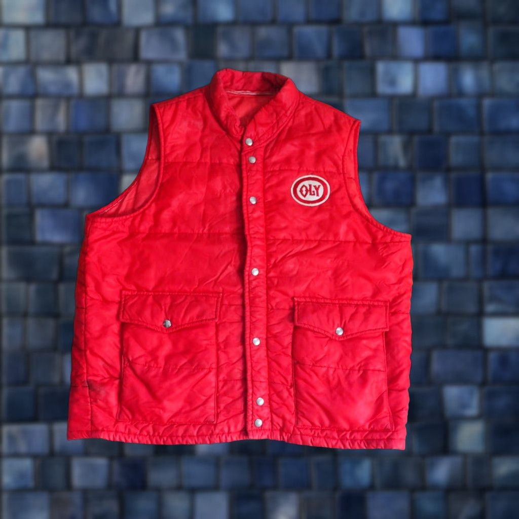 Vintage VTG 70s Rustic Barn Red Oly Beer Washington Patch Snap Puffer Vest Mens XL Size US XL / EU 56 / 4 - 1 Thumbnail