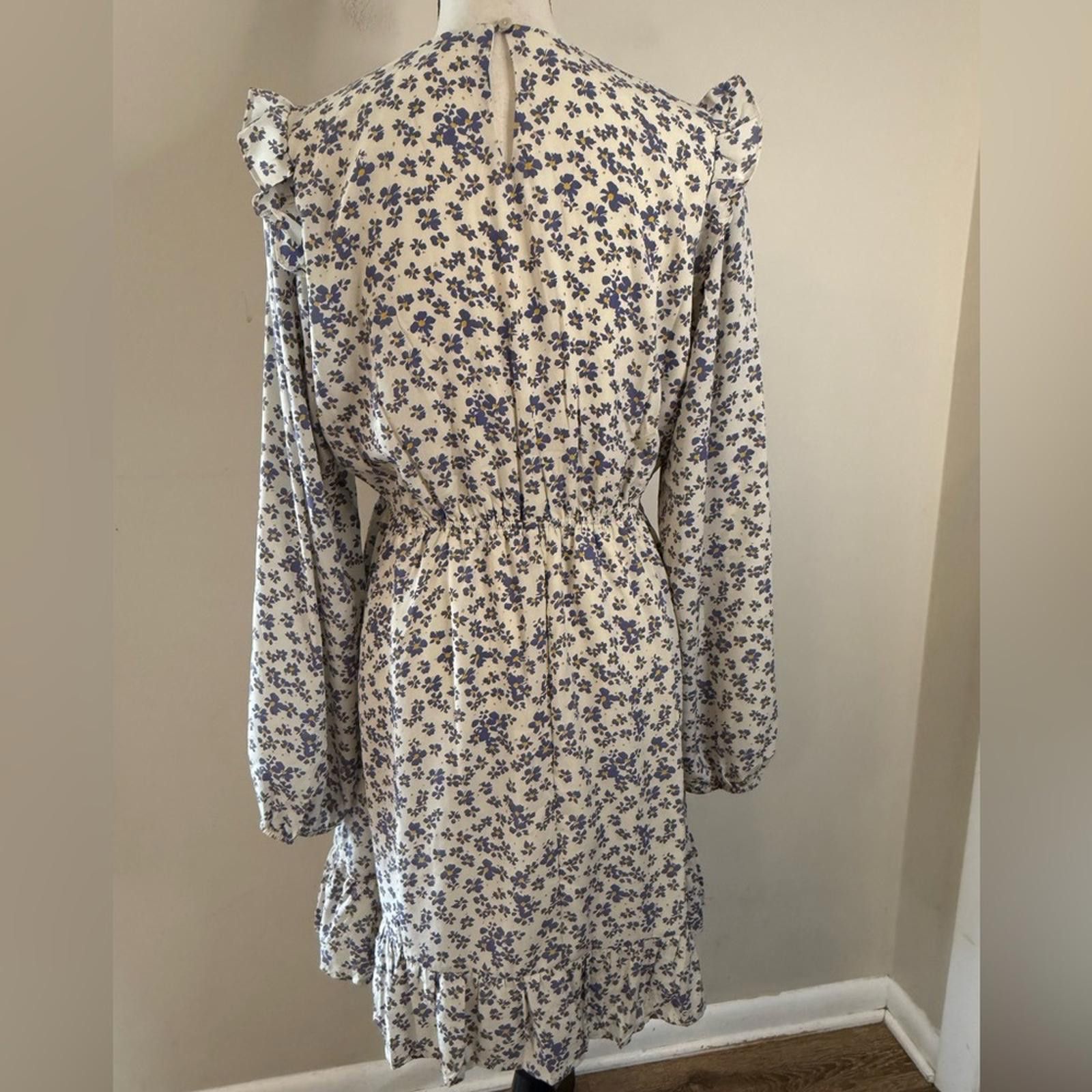Mercedes-Benz &merci floral midi dress ruffled smocked shabby chic SZ LG Size L / US 10 / IT 46 - 6 Thumbnail