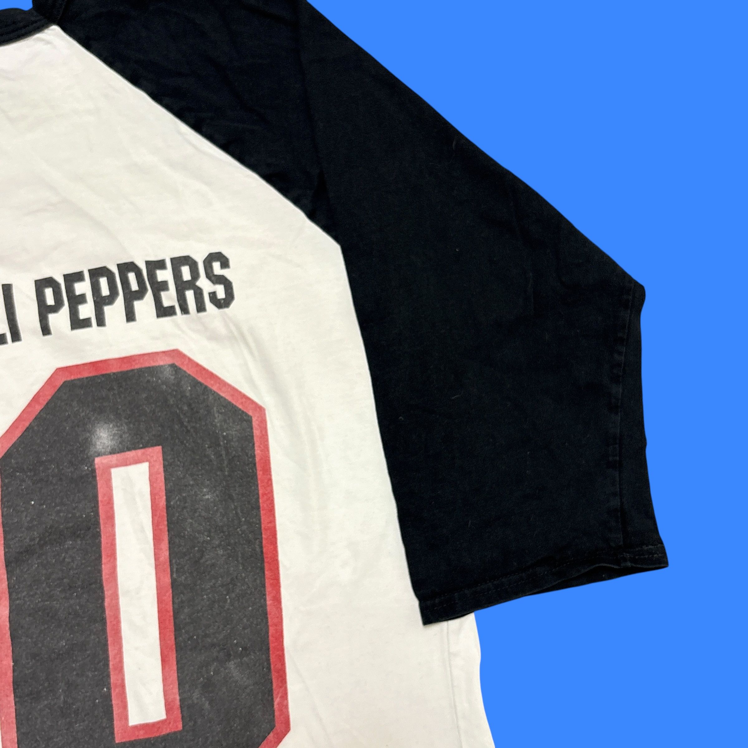 Band Tees Vintage Red Hot Chili Peppers Shirt 90s Raglan Rock Band Tee Size US L / EU 52-54 / 3 - 14 Thumbnail