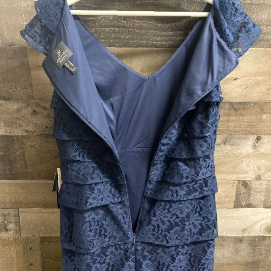 Adrianna Papell VINTAGE Adrianna Papell Shutter Tuck Lace Sheath Dress Navy 8 Cap Sleeve V-Neck Zip Women’s Size M / US 6-8 / IT 42-44 - 4 Thumbnail