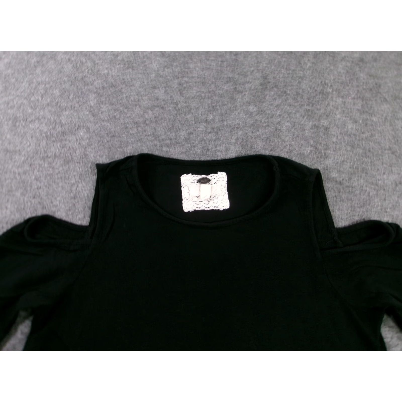 Vintage Cupio Cable & Gauge Top Women M Black Cold Shoulder Halter Long Sleeve Blouse Preppy Y2K Casual Size M / US 6-8 / IT 42-44 - 2 Thumbnail