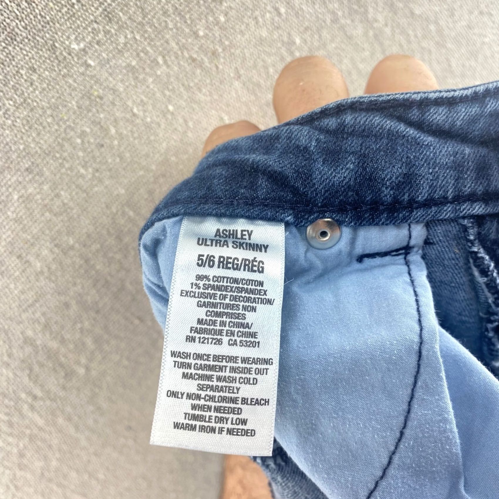 Vintage Aéropostale Jeans Womens 6 Dark Blue Denim Pants Skinny Flap Pocket Stretch Y2K Jeans Womens 6 Dark Blue Denim Skinny 5-Pocket Aéropostale Girls? Size 28" / US 6 / IT 42 - 7 Thumbnail