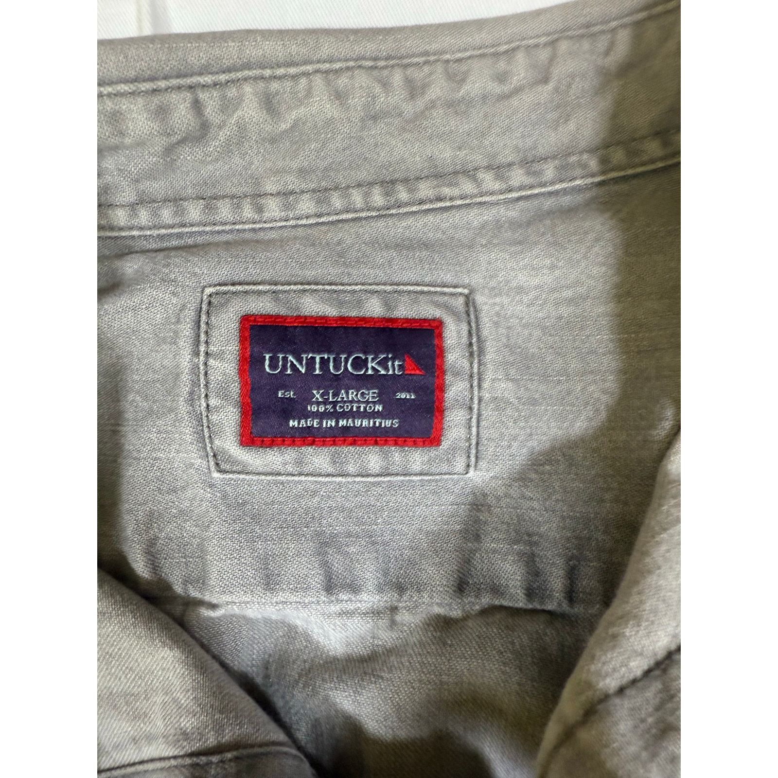 UNTUCKit UNTUCKit Men’s XL Button Down Gray Long Sleeve Embroidered Size US XL / EU 56 / 4 - 3 Thumbnail