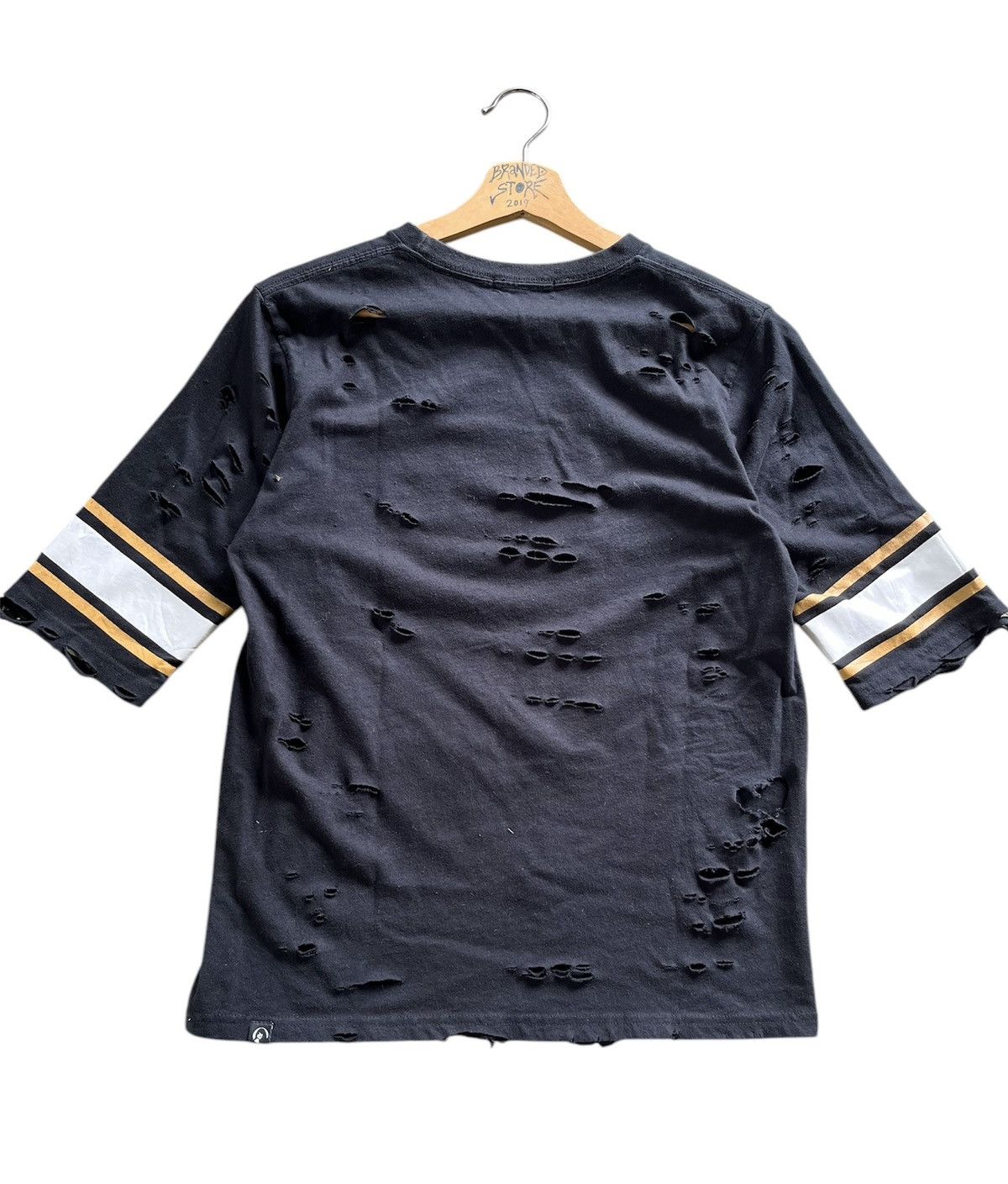 Hysteric Glamour × Japanese Brand RARE Hysteric Glamour Raglan Big Logo Distressed Tee Size US M / EU 48-50 / 2 - 2 Thumbnail