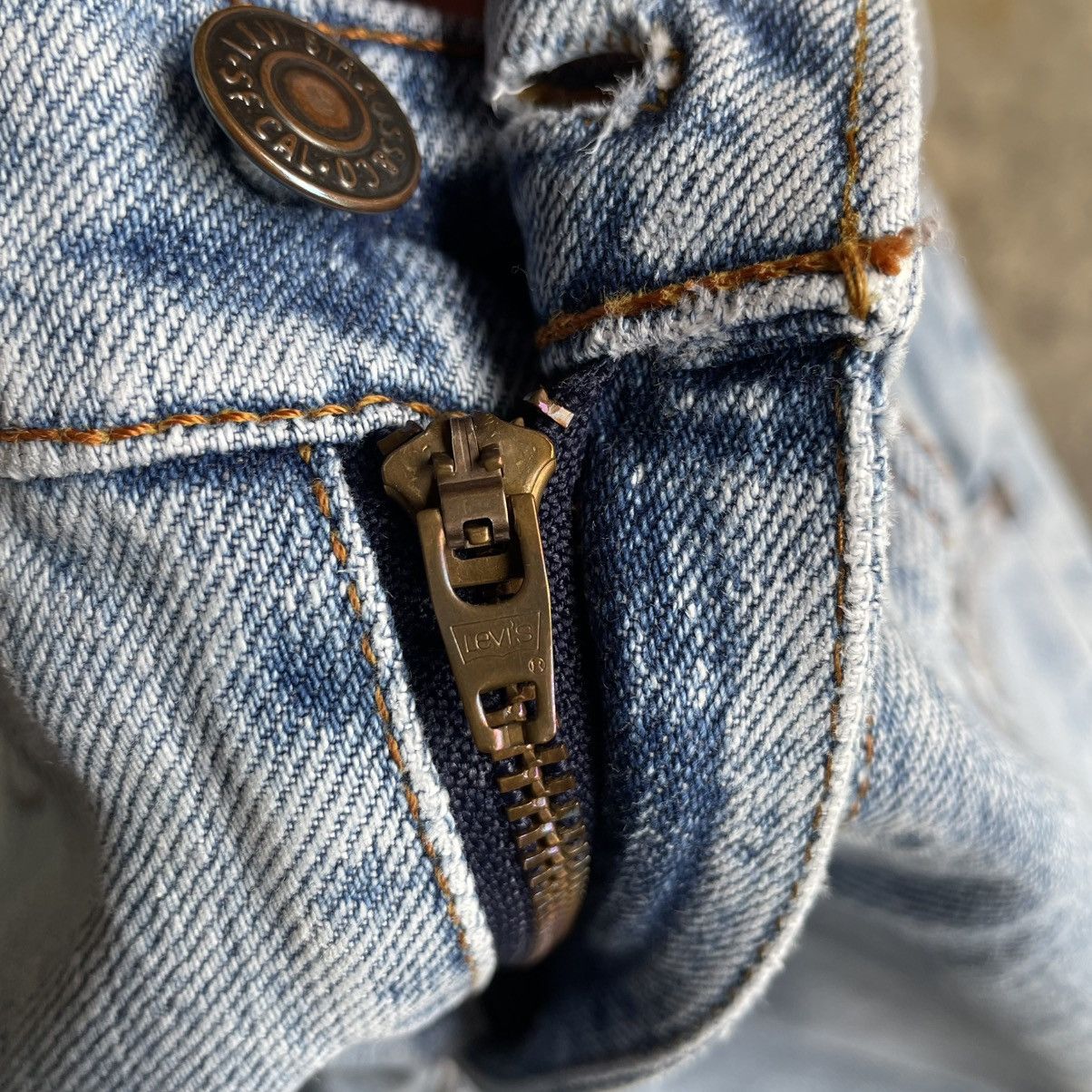 Levi's Vintage Clothing 🔥Vintage Levis Stoned Washed Ripped Distress Denim Jeans Size US 30 / EU 46 - 12 Thumbnail