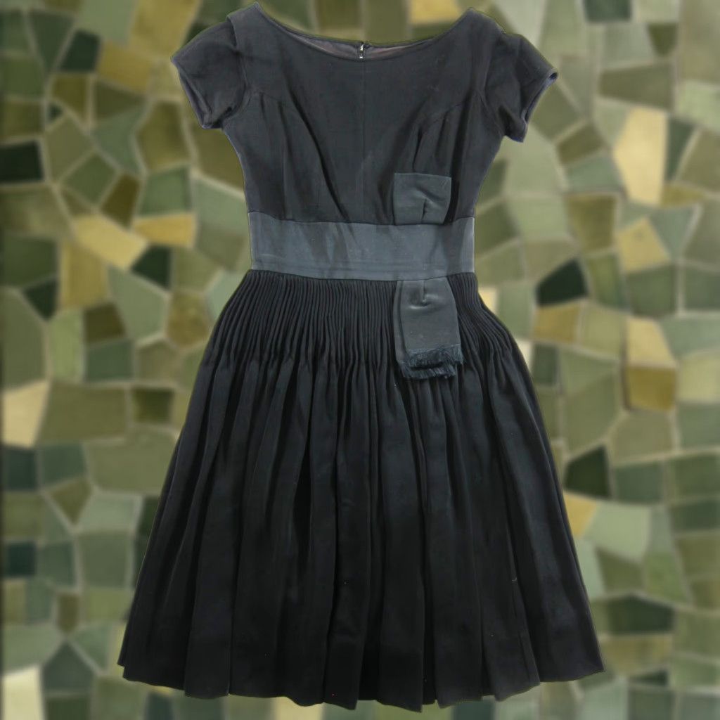Vintage VINTAGE Jonny Herbert Dress Black Sheath XS Short Sleeve Bow Jonny Herbert Dress Black Short Sleeve Bow XS Vintage 1960s Women Size 26" / US 2 / IT 38 - 1 Thumbnail