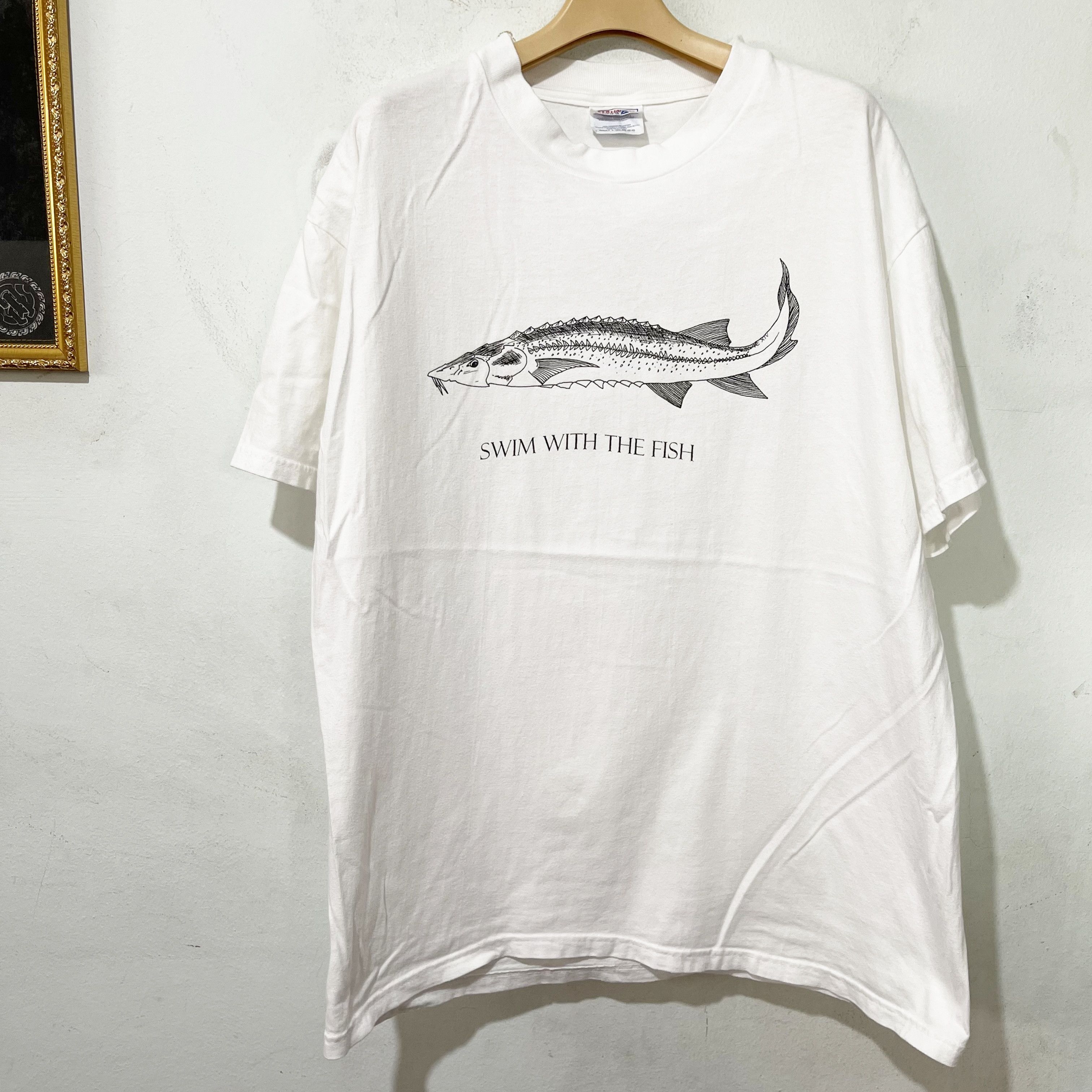 Vintage Vintage 90s Swim With The Fish T-Shirt Size US L / EU 52-54 / 3 - 1 Thumbnail