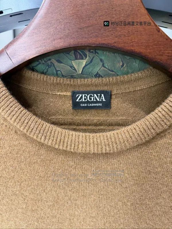 Ermenegildo Zegna Zegna SS22 Men's Solid Crew Neck Cashmere Sweater. Size US M / EU 48-50 / 2 - 2 Thumbnail