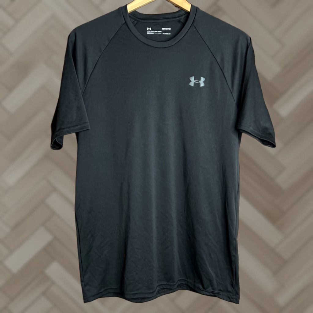 Under Armour Under Armour Black Mens Short Sleeve Shirt M Medium Black Under Armour HeatGear Sports Shirt V-Neck Brand Mens Size US M / EU 48-50 / 2 - 1 Thumbnail