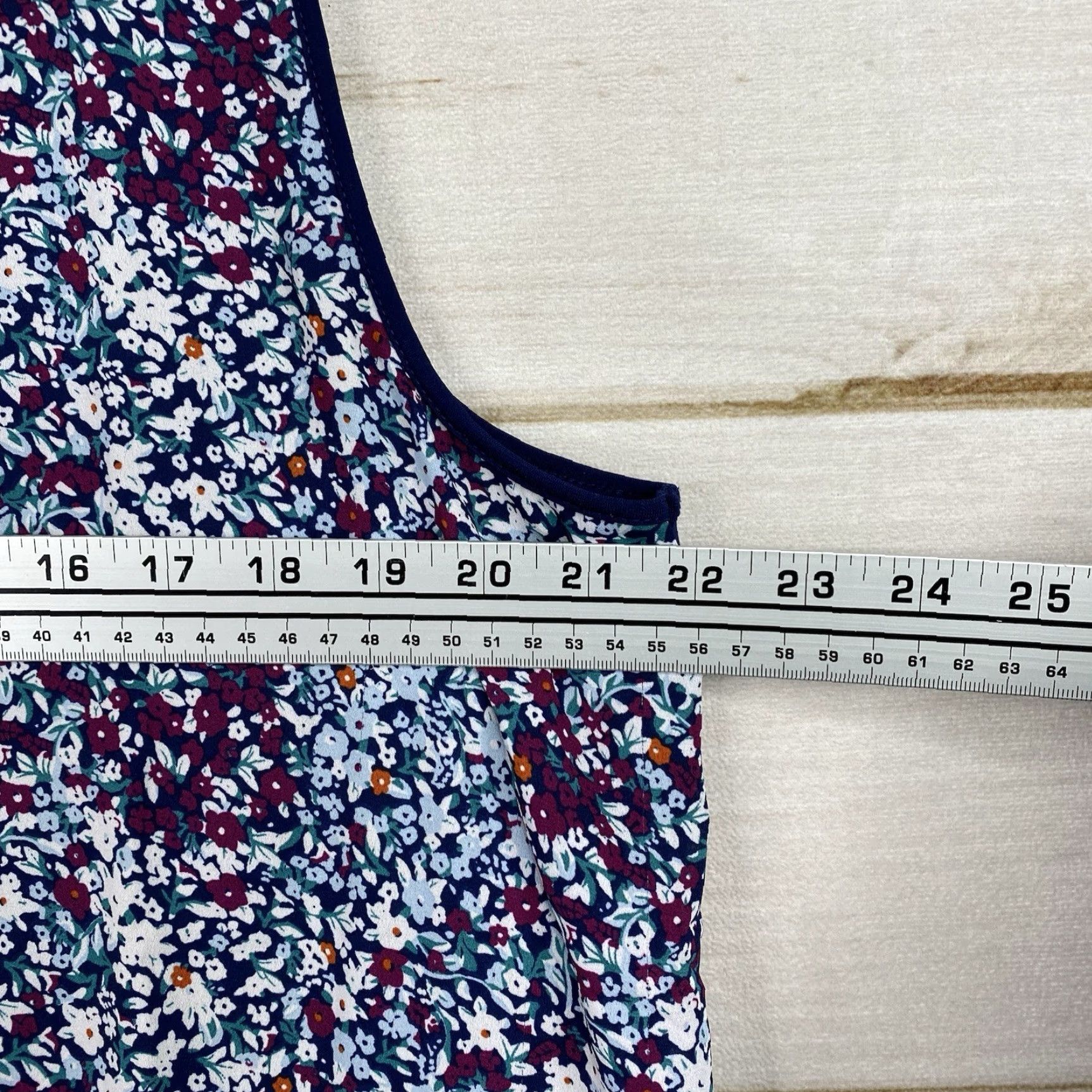 Vintage VINTAGE 41 Hawthorn Blouse Women's 2XL Blue Floral Boho Sleeveless V-Neck Stretch Keyhole Blouse Size XXL / US 16-18 / IT 52-54 - 6 Thumbnail