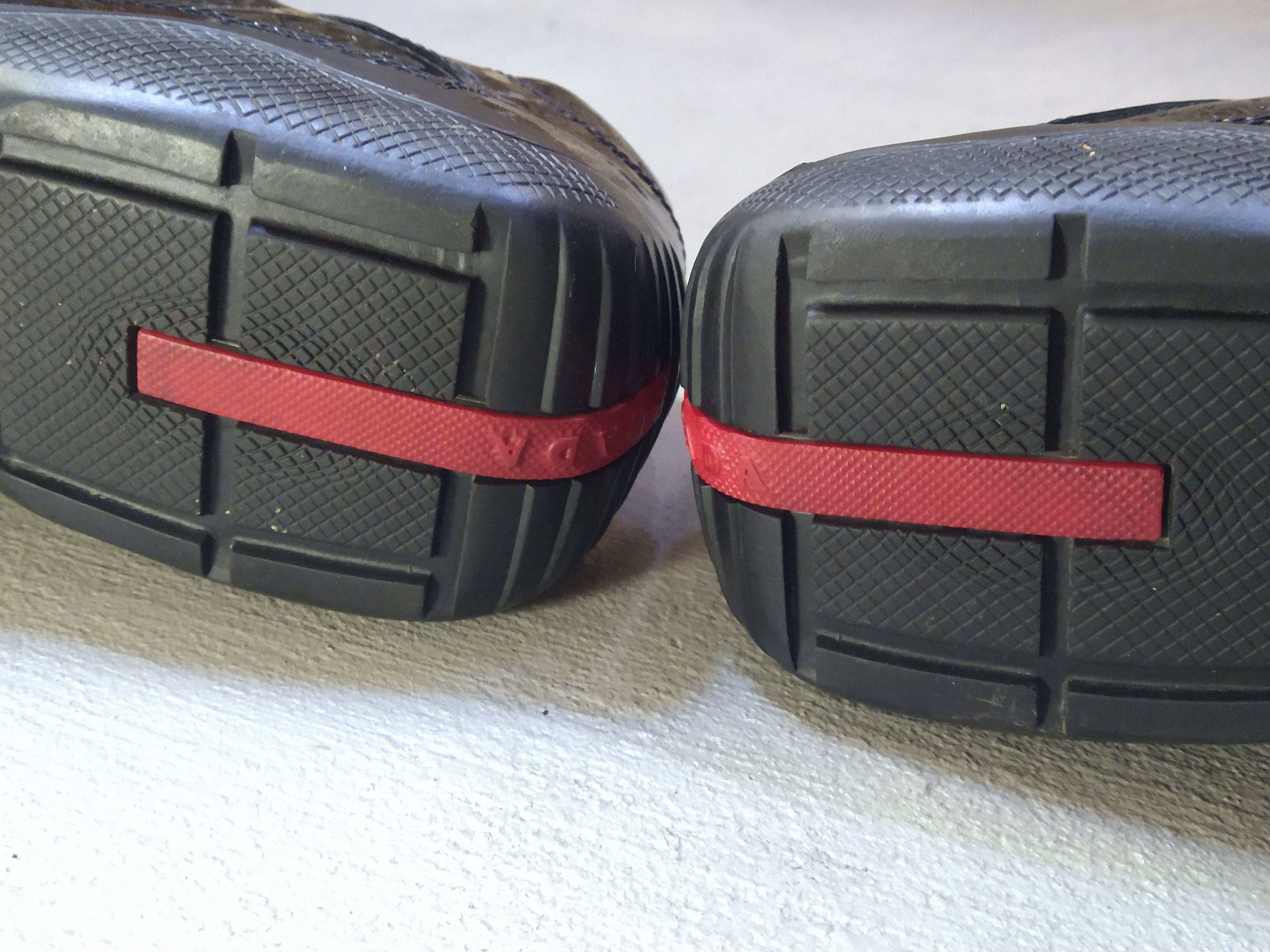 Prada Prada America's Cup Black Patent Leather Size 7.5 Red Low Size US 7.5 / EU 40-41 - 17 Thumbnail