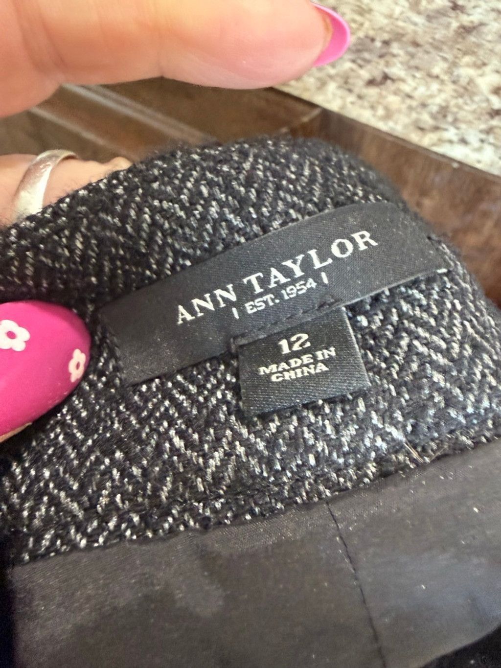 Ann Taylor Women's Ann Taylor Gray & Black Herringbone Skirt Size 12 Size 34" / US 12 / IT 48 - 4 Thumbnail