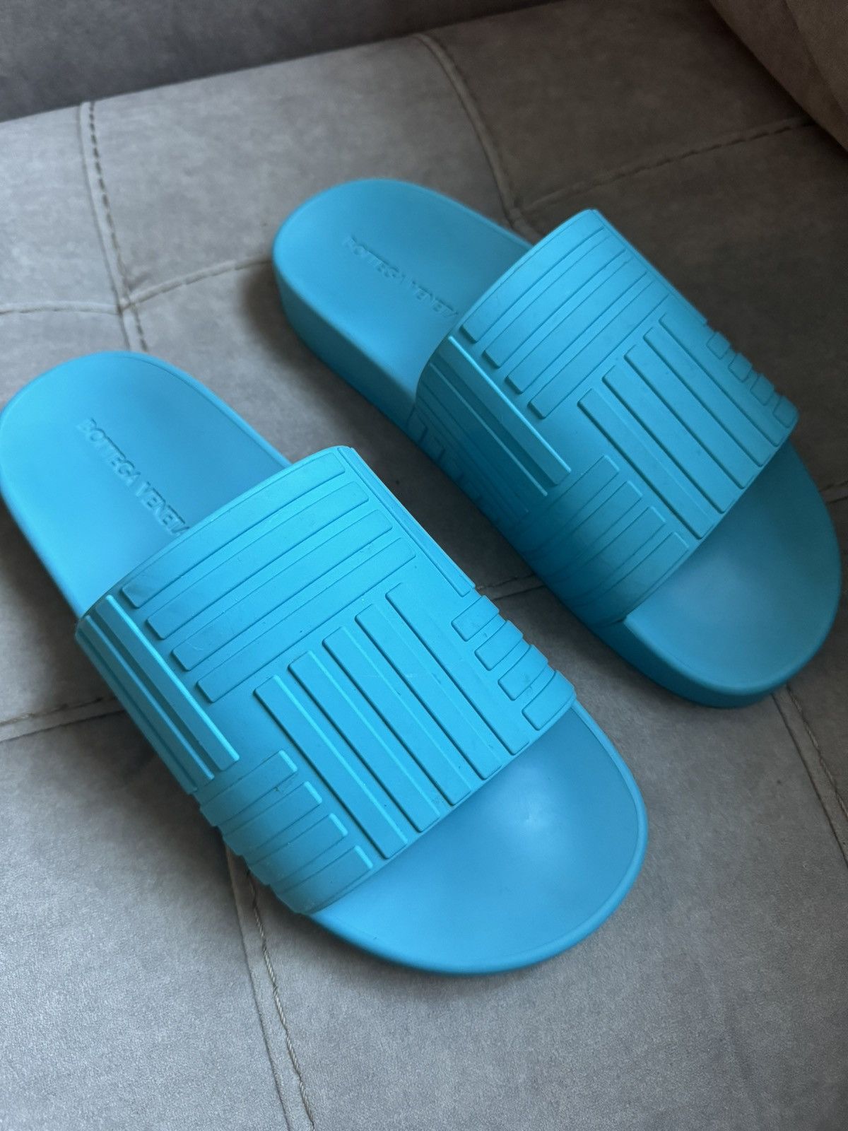 Bottega Veneta BOTTEGA VENETA sliders marked size 42 see tape measurements Size US 9 / EU 42 - 1 Thumbnail