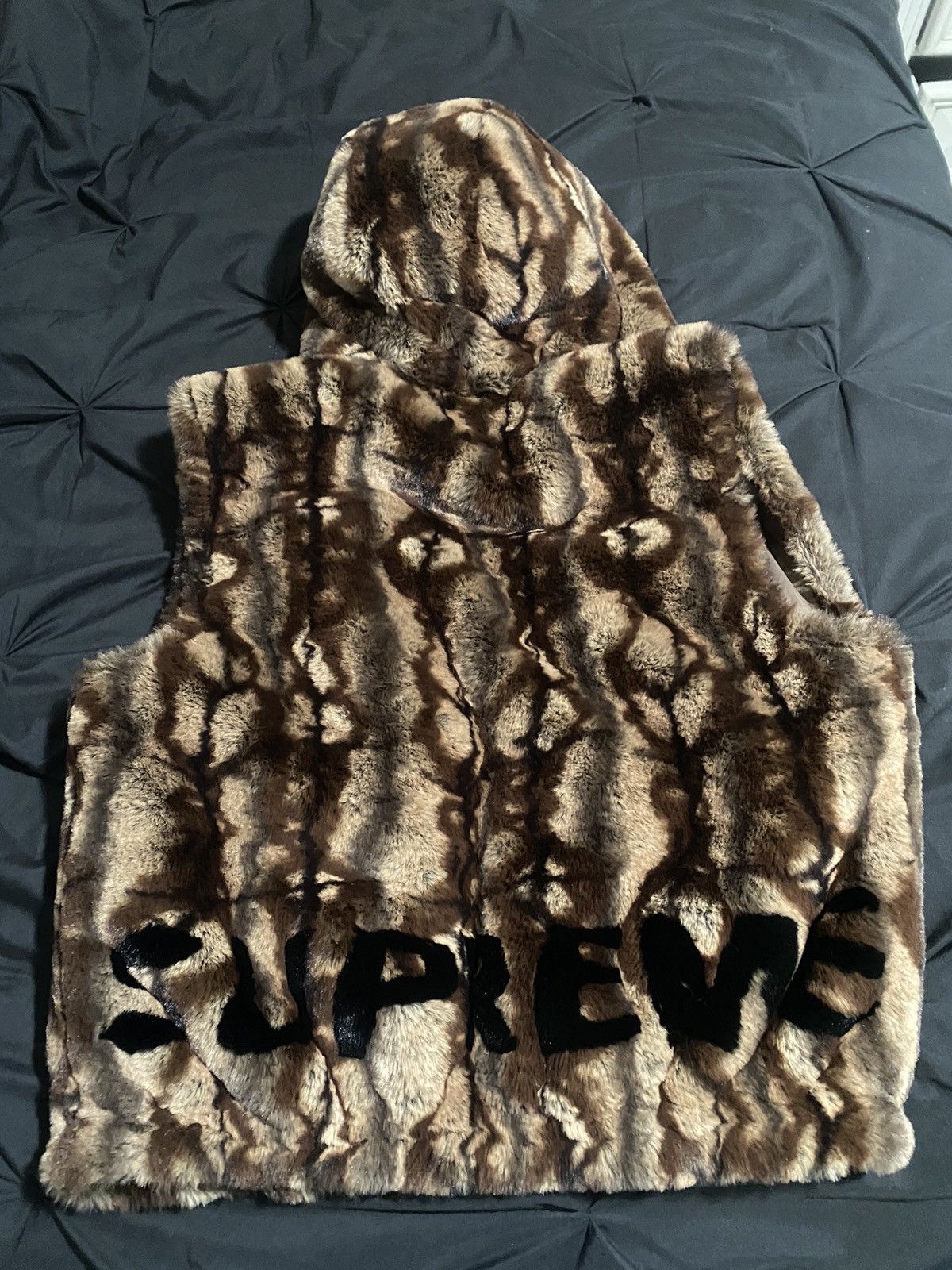 Supreme Fw 21 faux fur hooded vest Size US M / EU 48-50 / 2 - 3 Thumbnail