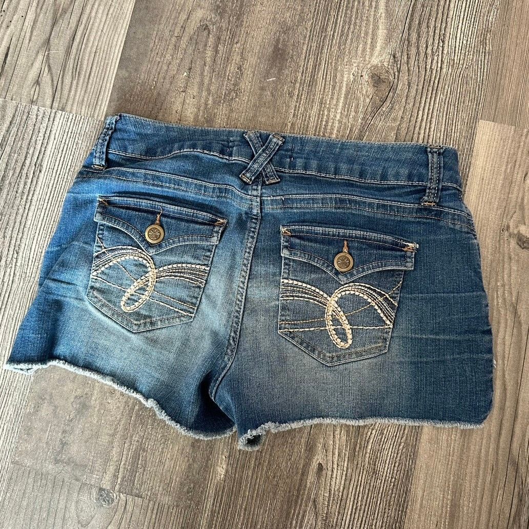Other no boundaries ripped denim jean shorts Size 30" / US 8 / IT 44 - 2 Thumbnail