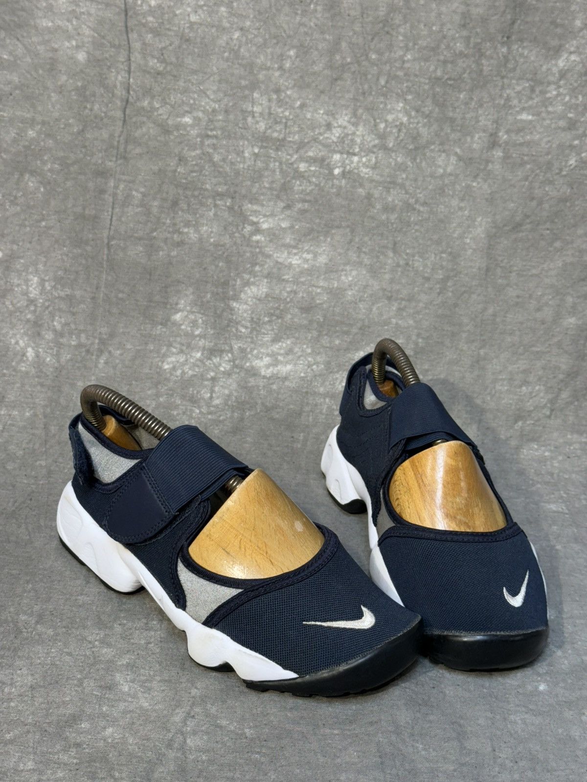 Nike Nike Air Rift Sandals Tabi Ninja Vintage Size US 6 / IT 36 - 1 Thumbnail