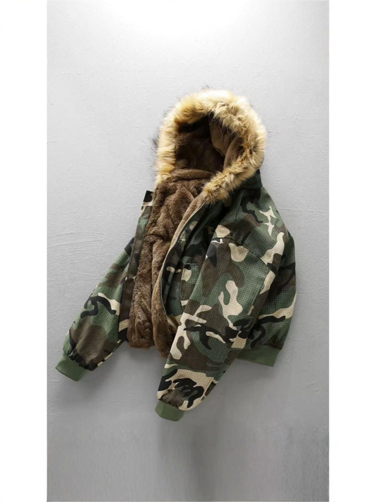 Japanese Brand Reversible Camouflage Faux Fur Hooded Bomber Jacket Size US L / EU 52-54 / 3 - 1 Thumbnail