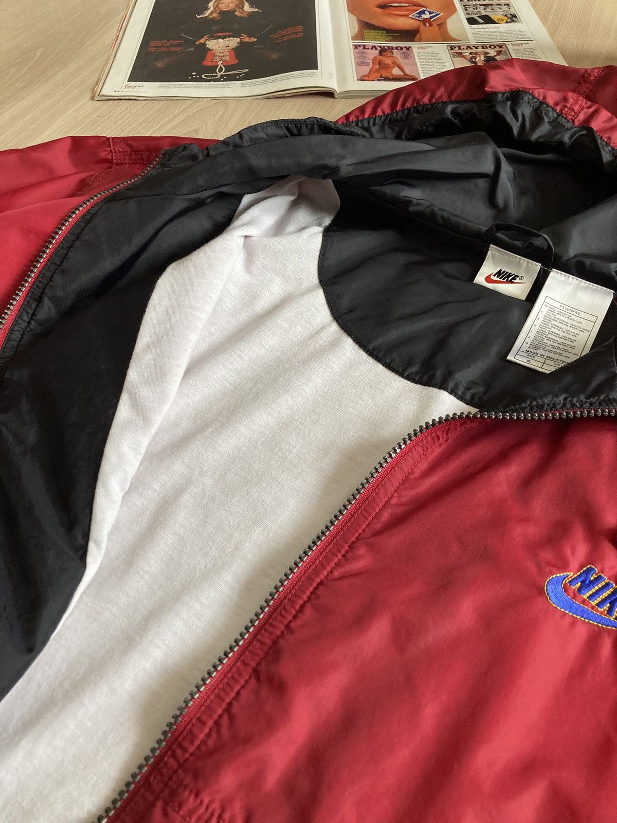 Vintage Vintage RARE Nike Big Logo Nylon Jacket 90s Size US XL / EU 56 / 4 - 9 Thumbnail