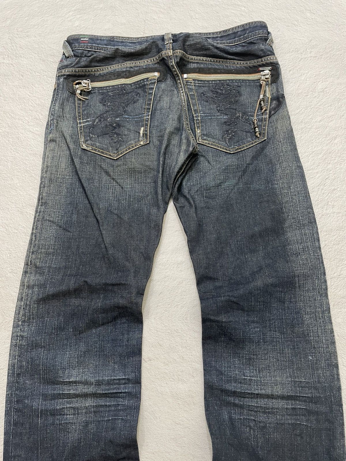 00s Diesel Distressed Raw Denim Lion Embroidered Mudwash Y2K