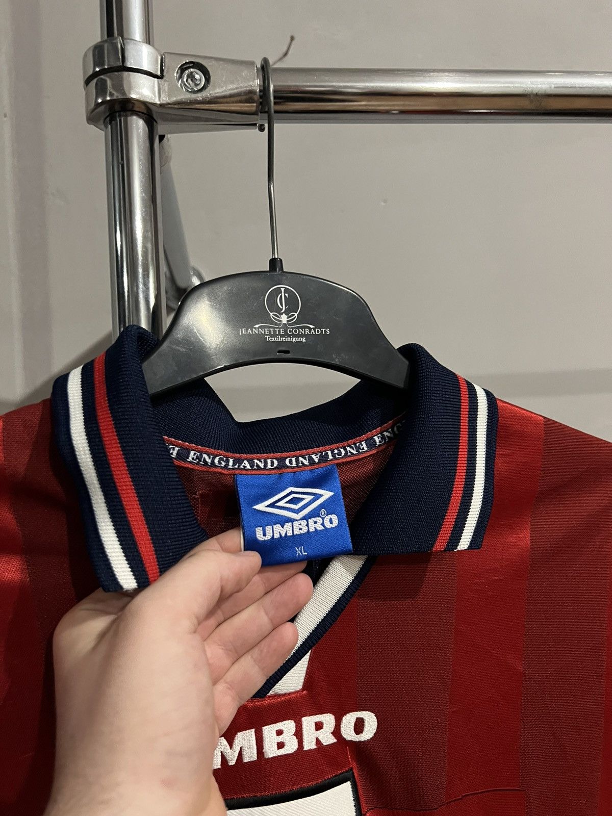 Umbro 1997/99 ENGLAND TEAM AWAY SOCCER JERSEY FOOTBALL SHIRT XL Size US XL / EU 56 / 4 - 12 Thumbnail
