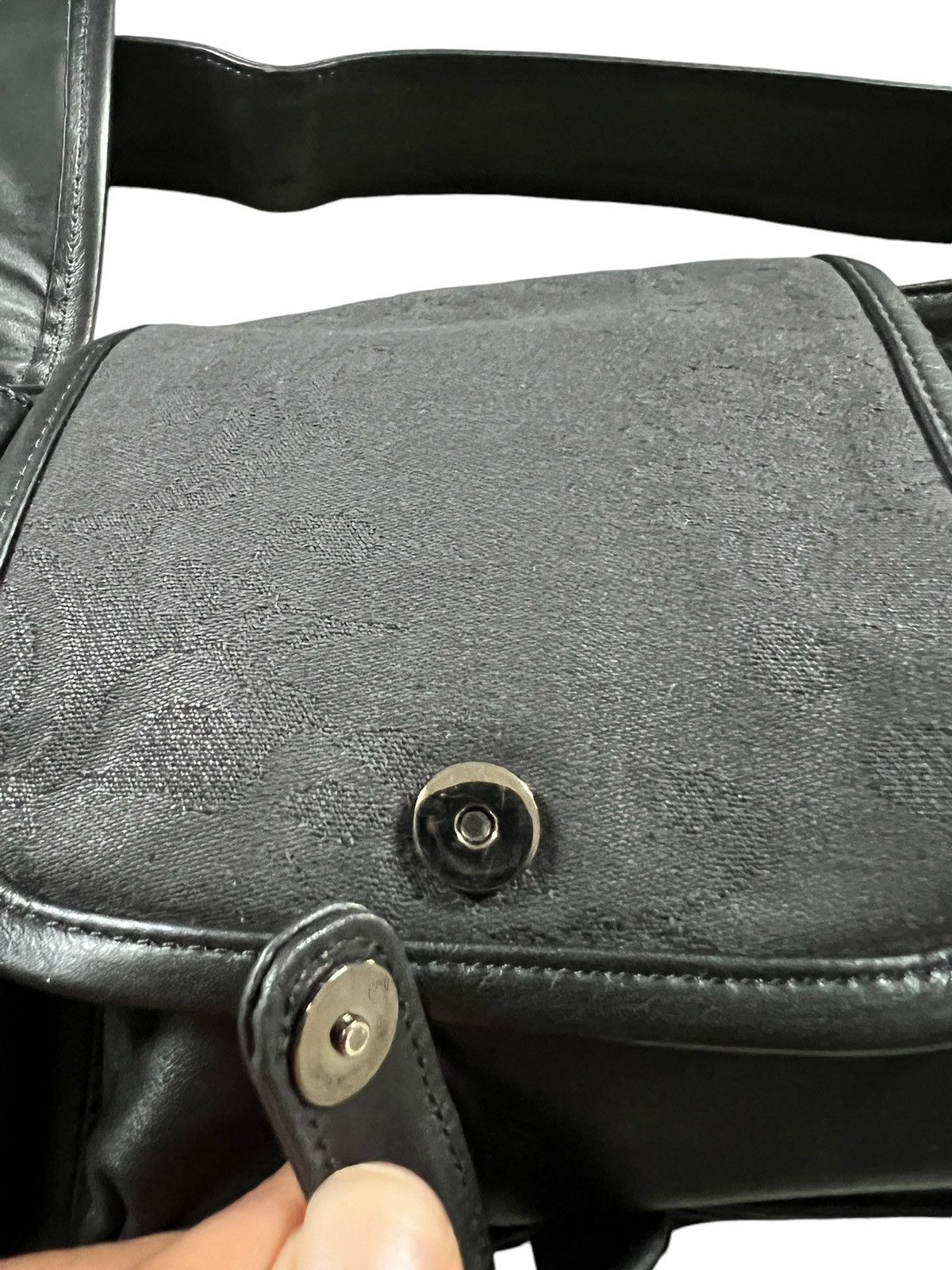 Designer × Japanese Brand Japanese Brand Genuine Leather Utility Crossbody Bag Size ONE SIZE - 12 Thumbnail